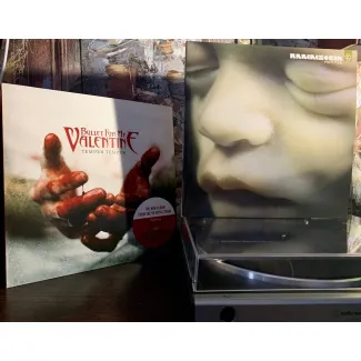 Вес виниловых пластинок и загадочный стикер 180 GRAM HEAVYWEIGHT VINYL